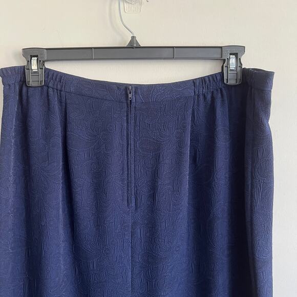 Dorby Skirt Suit Bow Pocket Detail Mock Collar Textured Paisley Navy Blue 18 - Picture 10 of 13